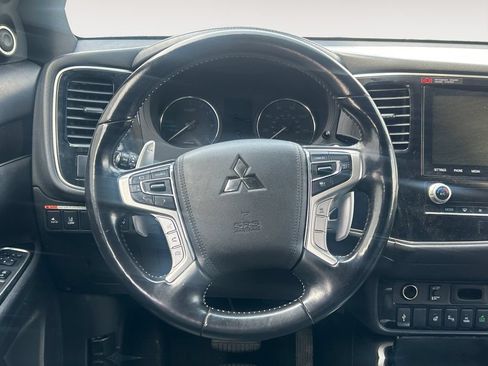 Used 2022 Mitsubishi Outlander LE AWD/4WD image 12