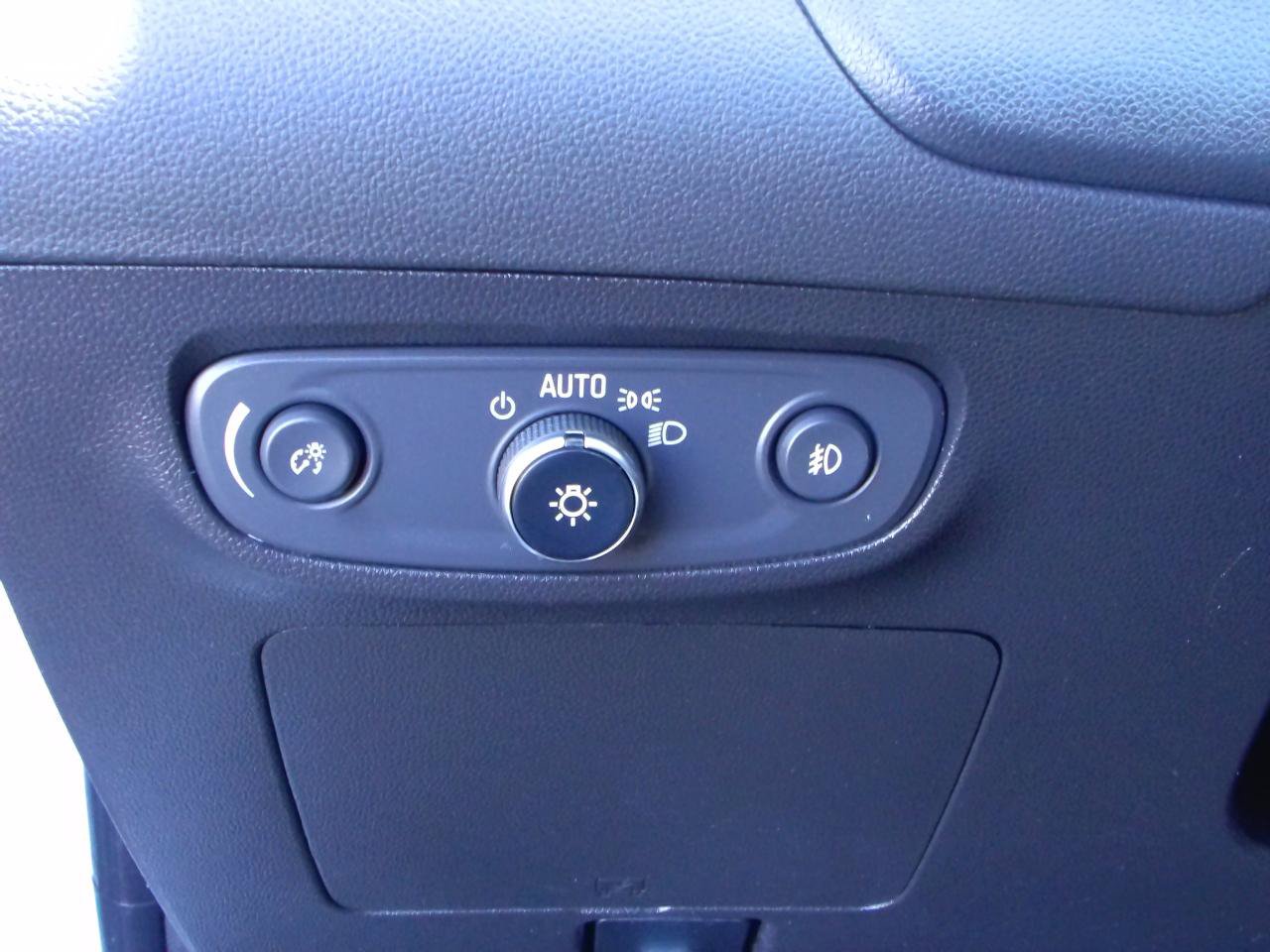 Used 2022 Buick Encore GX Preferred w/ Cold Weather Comfort Package FWD image 14
