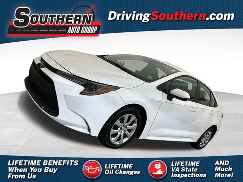 Used 2023 Toyota Corolla LE FWD image 1