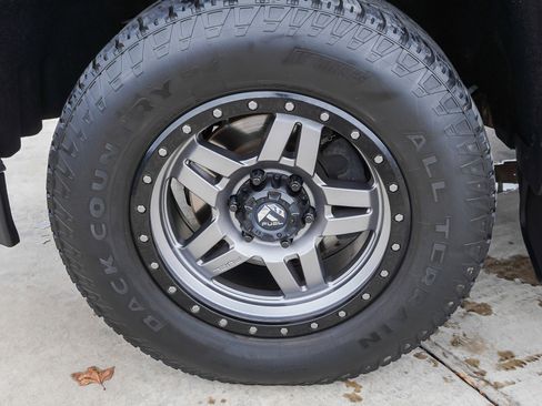 Used 2015 GMC Sierra 1500 SLE image 12