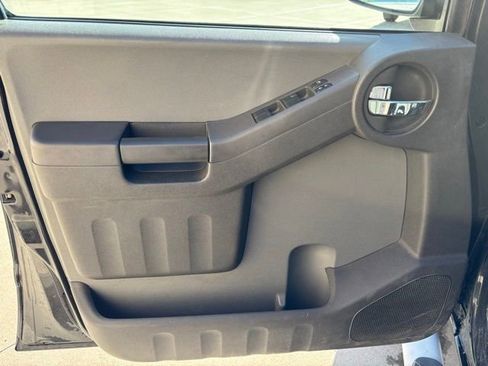 Used 2015 Nissan Xterra X image 24