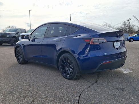 Used 2021 Tesla Model Y Long Range image 8