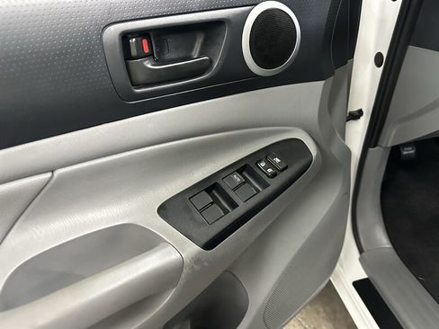 Used 2015 Toyota Tacoma 4x4 Double Cab w/ TRD Off-Road Package image 39