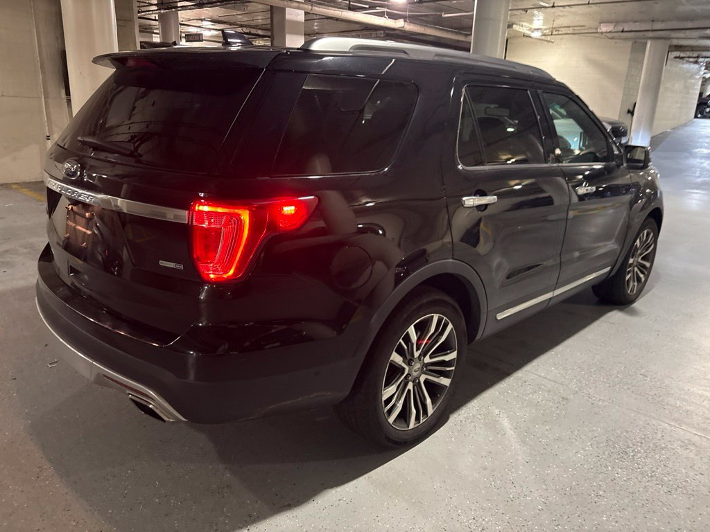 Used 2017 Ford Explorer Platinum AWD/4WD image 3