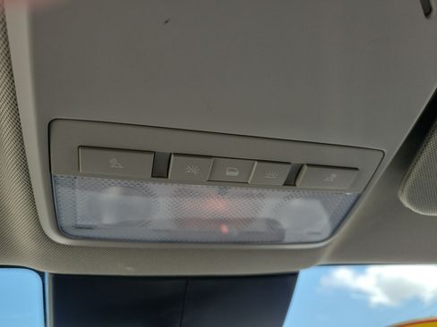 Certified 2022 Buick Encore Preferred w/ Safety Package FWD image 18