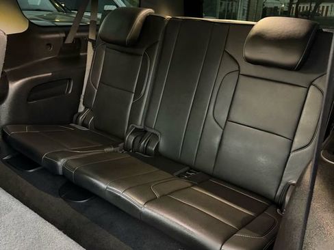 Used 2018 Chevrolet Suburban LT image 12