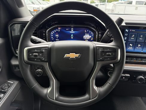 Used 2026 Chevrolet Silverado 1500 LT AWD/4WD image 18