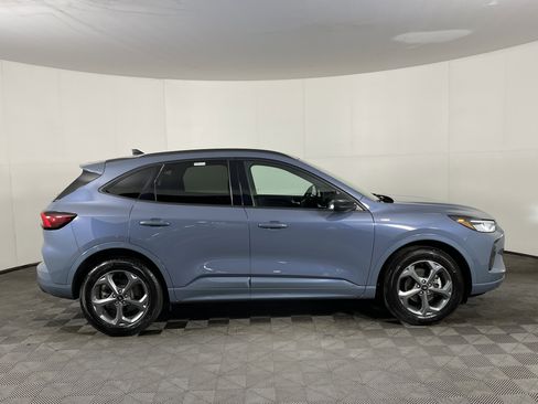 Used 2023 Ford Escape ST-Line w/ Tech Pack #1 image 5