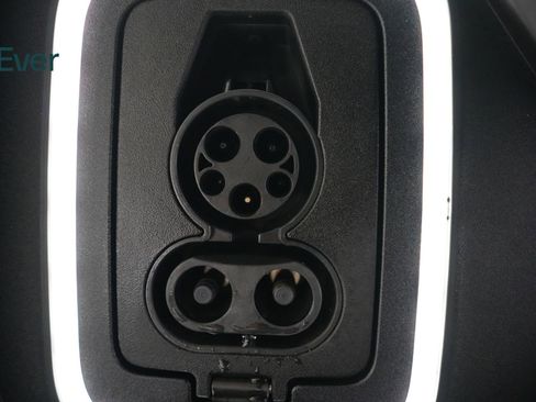 Used 2022 Rivian R1T Launch Edition image 10