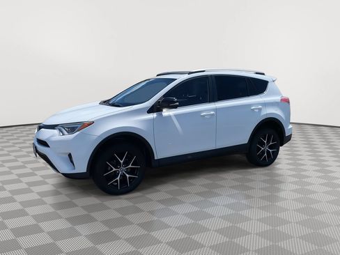 Used 2017 Toyota RAV4 SE AWD/4WD image 3