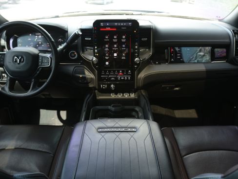 Used 2025 RAM 2500 Limited AWD/4WD image 11