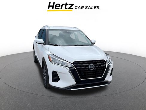 Used 2024 Nissan Kicks SV image 1