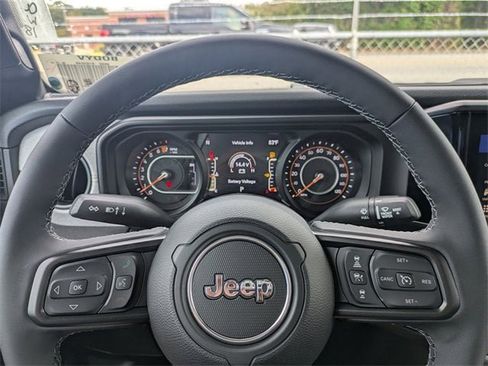 New 2025 Jeep Gladiator Sport image 27