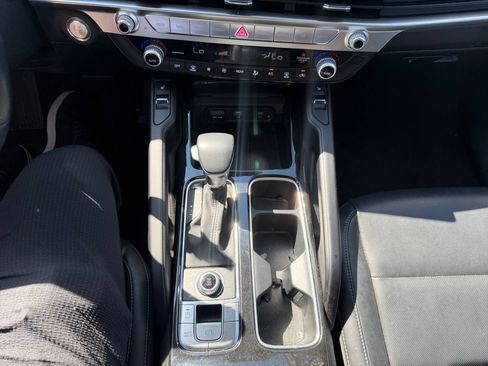 Used 2025 Kia Telluride S AWD/4WD image 25