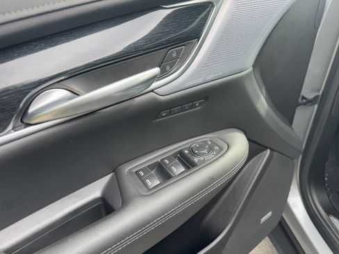 Used 2025 Cadillac XT5 Premium Luxury image 15
