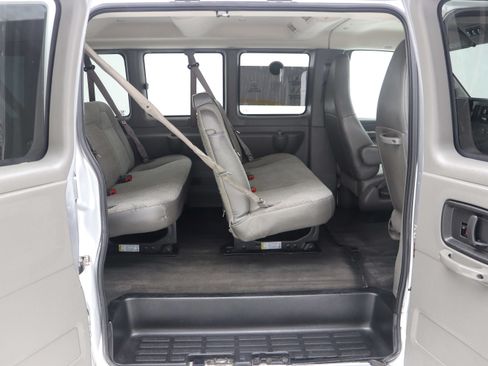 Used 2020 Chevrolet Express 3500 LT w/ LT Preferred Equipment Group RWD image 14