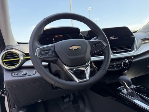 New 2025 Chevrolet Trax LT w/ Driver Confidence Package image 21