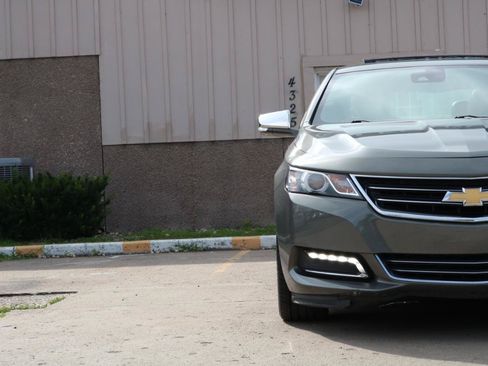 Used 2016 Chevrolet Impala LTZ w/ Enhanced Convenience Package FWD image 5