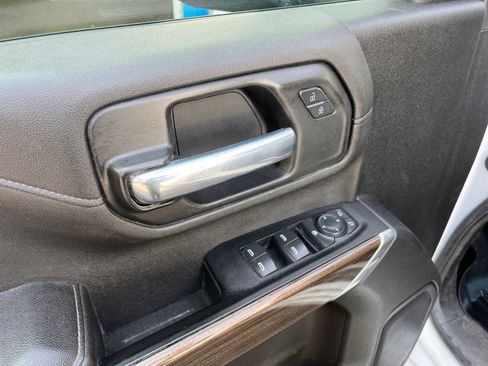 Used 2022 Chevrolet Silverado 2500 LT w/ Convenience Package image 14