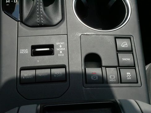 Certified 2026 Toyota Highlander XLE AWD/4WD image 25