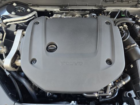 New 2026 Volvo XC90 B6 Plus w/ Protection Package Premier image 34