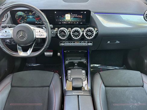Certified 2022 Mercedes-Benz GLA 250 4MATIC image 16