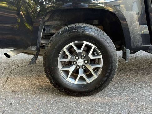 Used 2015 GMC Canyon SLE w/ All-Terrain Package RWD image 23