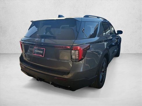New 2026 Ford Explorer ST-Line w/ ST-Line Street Pack image 5