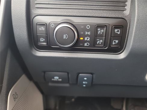 New 2026 Ford F250 Lariat w/ Black Appearance Package image 28