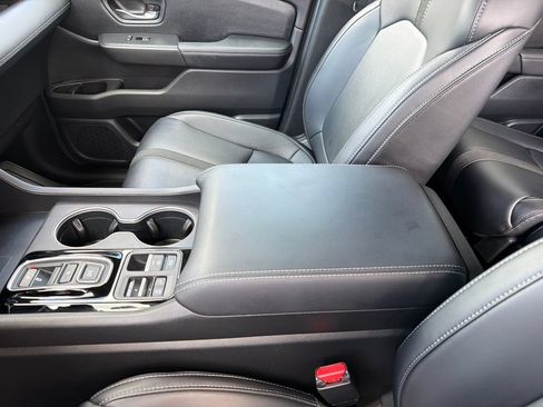 Certified 2024 Honda Pilot Touring image 12
