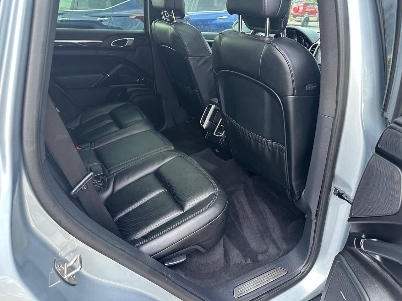 Used 2017 Porsche Cayenne Platinum Edition AWD/4WD image 12