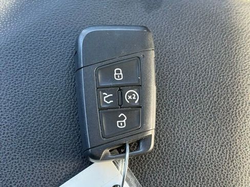 Used 2023 Volkswagen Jetta SEL image 31