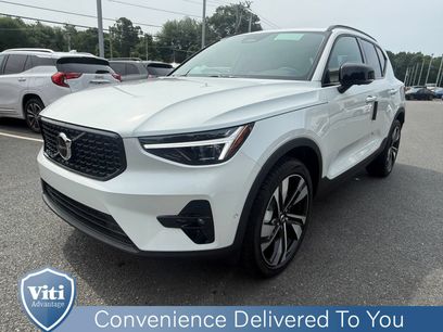 New 2026 Volvo XC40 B5 Ultra w/ Protection Package Premier