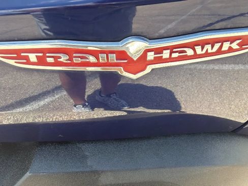 Used 2016 Jeep Renegade Trailhawk w/ Premium Trailhawk Package AWD/4WD image 11