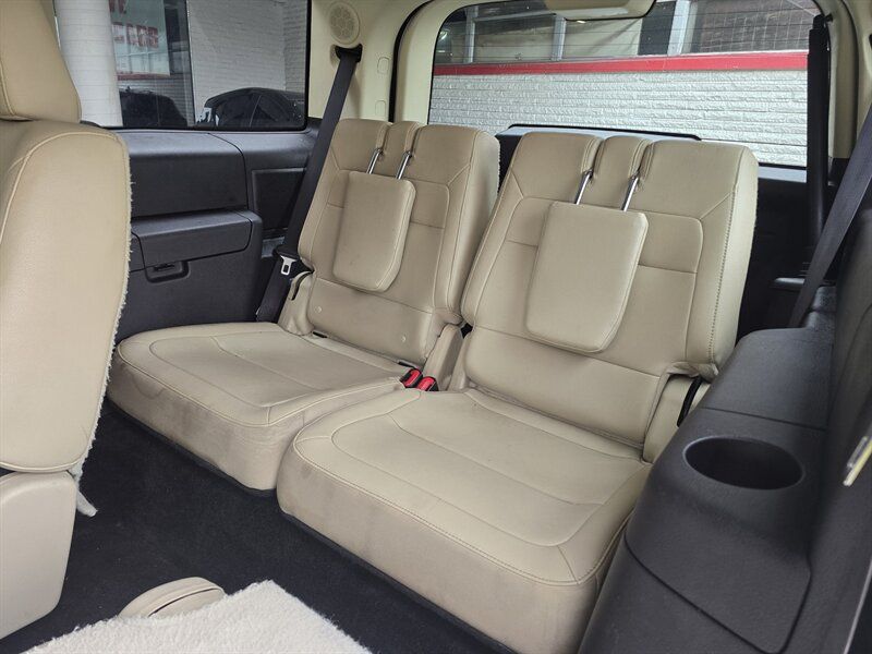 Used 2018 Ford Flex Limited w/ Equipment Group 303A AWD/4WD image 12