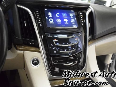 Used 2019 Cadillac Escalade Premium Luxury AWD/4WD image 20