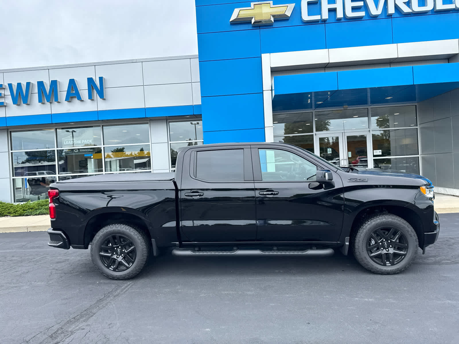 New 2026 Chevrolet Silverado 1500 RST w/ RST All Star Premium Package AWD/4WD image 2