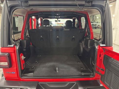 Used 2023 Jeep Wrangler Unlimited w/ Cold Weather Group image 27