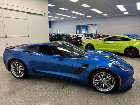 Used 2016 Chevrolet Corvette Z06 w/ 3LZ Preferred Equipment Group RWD image 7