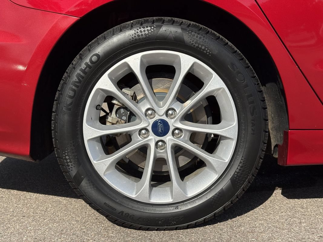 Used 2020 Ford Fusion SE FWD image 10