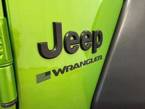 Used 2025 Jeep Wrangler Willys image 29