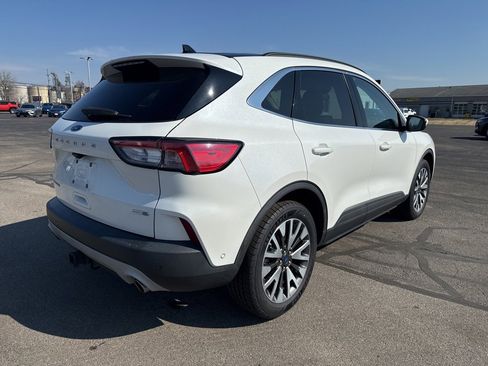 Used 2020 Ford Escape Titanium image 8