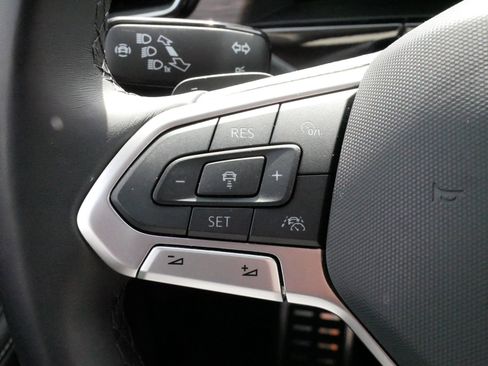 Certified 2025 Volkswagen Atlas SEL Premium R-Line AWD/4WD image 26