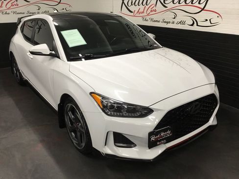 Used 2021 Hyundai Veloster Turbo image 2