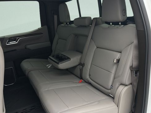 Used 2025 Chevrolet Silverado 1500 LT w/ Leather Package AWD/4WD image 10