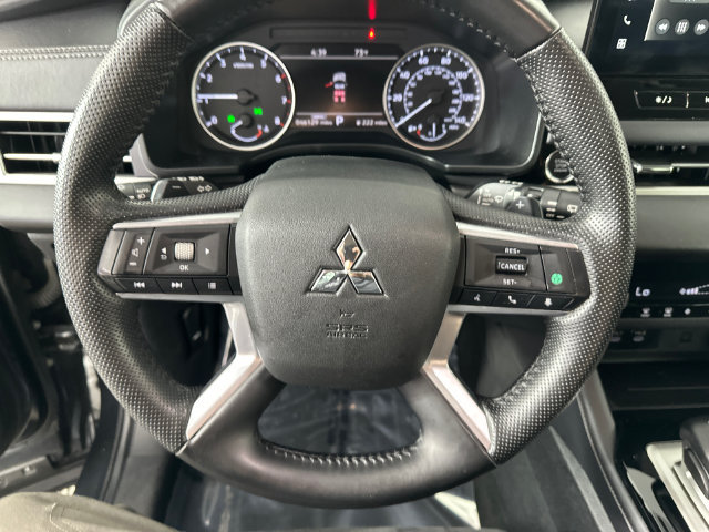 Used 2025 Mitsubishi Outlander SE AWD/4WD image 14