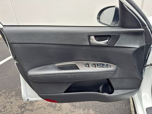 Used 2020 Kia Optima S FWD image 33