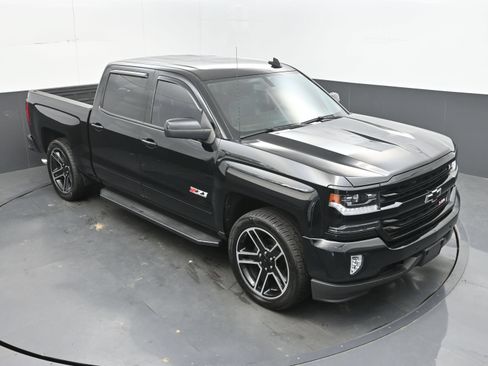 Used 2018 Chevrolet Silverado 1500 LTZ Z71 w/ LTZ Plus Package AWD/4WD image 28