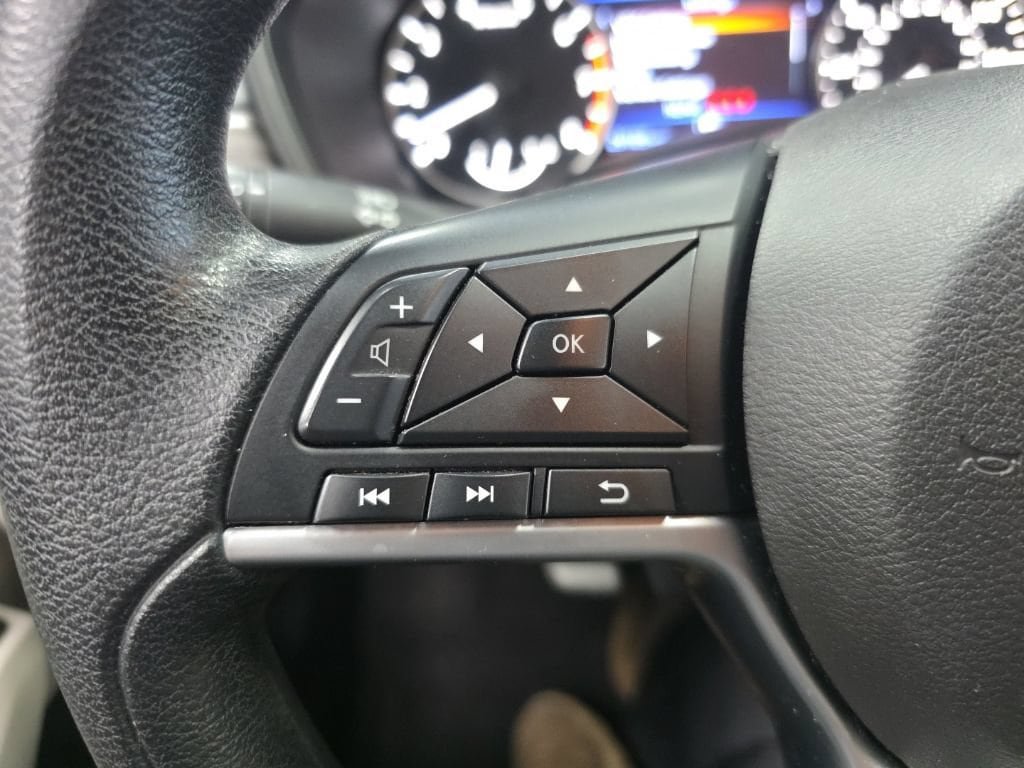 Used 2025 Nissan Altima 2.5 SV FWD image 28