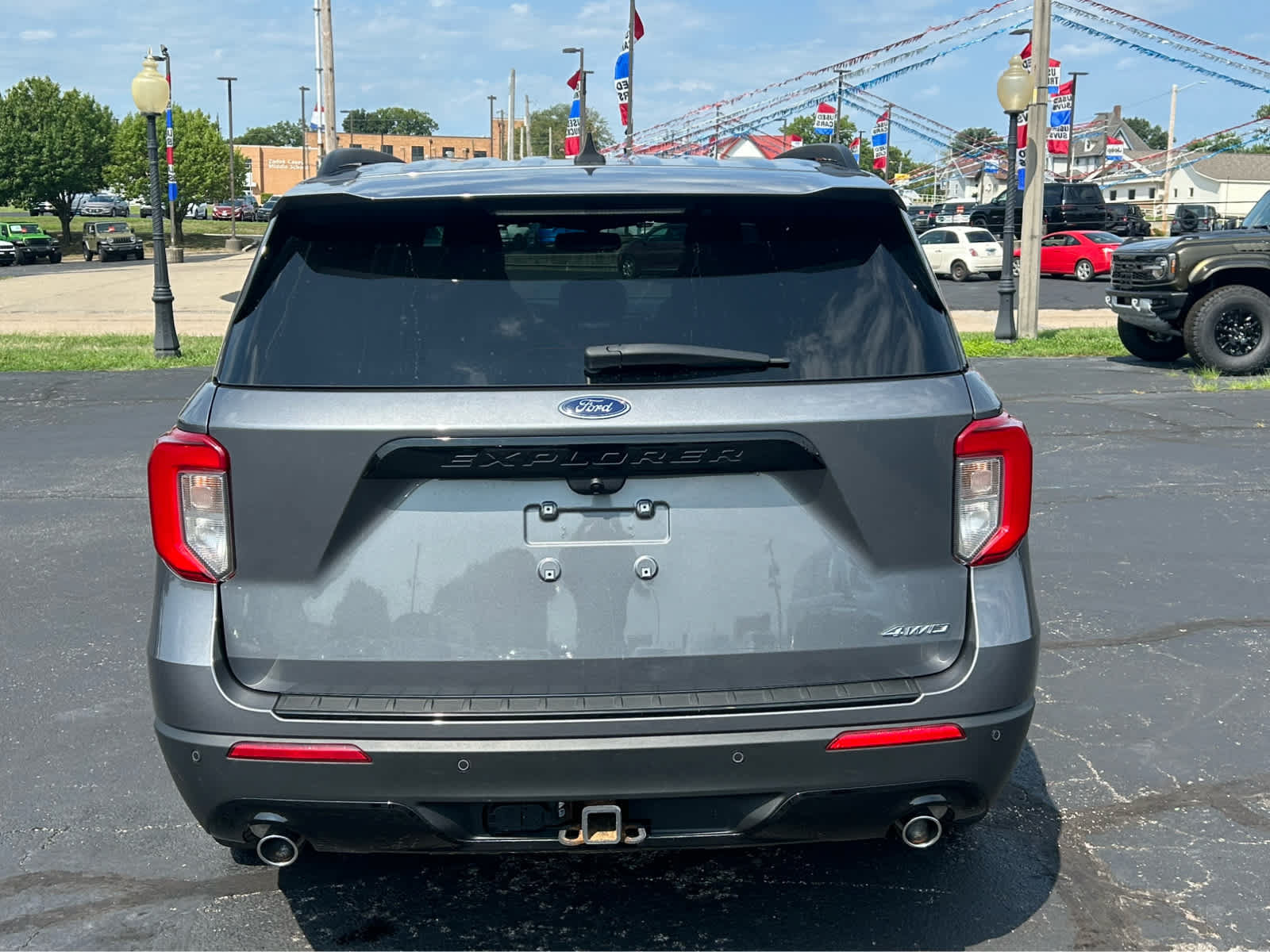 Used 2022 Ford Explorer ST-Line w/ Class IV Trailer Tow Package AWD/4WD image 6
